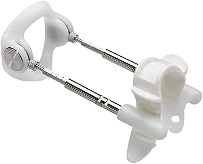 SizeGenetics traction device: a white frame with the noose strap front piece and telescopic rods