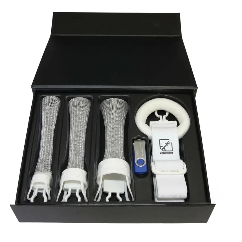 PeniXtend set: three mesh sleeves, a USB stick and a white fabric traction strap in a box